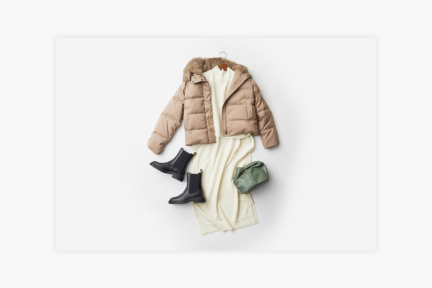 クリスマスをイメージしたレディースの服